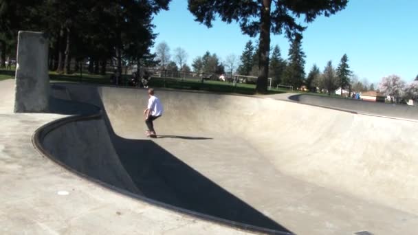 Skate Adolescente Parque Skate Aire Libre Portland Oregon Uso Editorial — Vídeo de stock