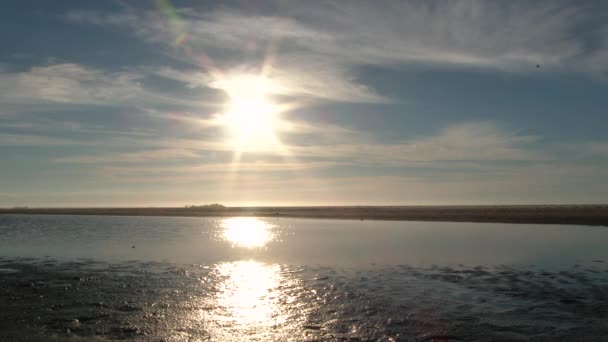 在俄勒冈州美丽而晴朗的夜晚 太平洋地平线上的夕阳西下 — 图库视频影像