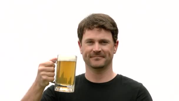 Modellik Yapan Adam Yüzüne Yarım Litre Bira Döker Çünkü Birayı — Stok video