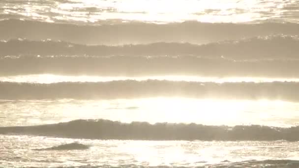 Olas Rompiendo Orilla Con Resplandor Del Sol Océano Pacífico Costa — Vídeos de Stock