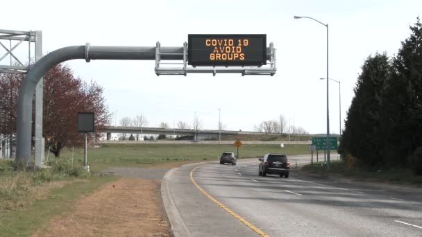 Groupes Véhicules Conduisant Sur Autoroute Passer Sous Covid Éviter Les — Video