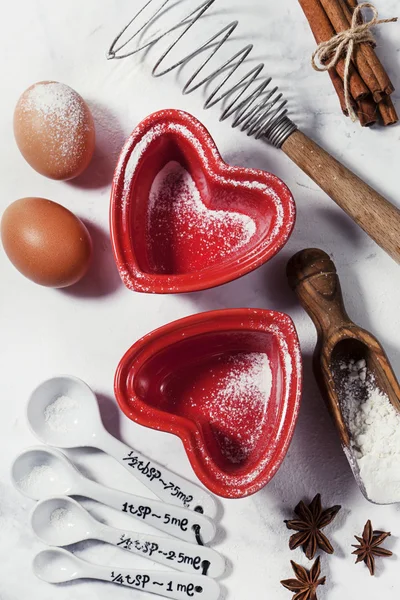 Kalp şeklinde pişirme formları ve malzemeler