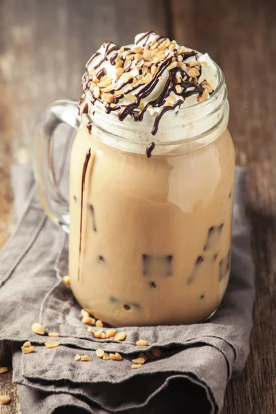 Coffee with ice, cram and chocolate — Stock Photo, Image