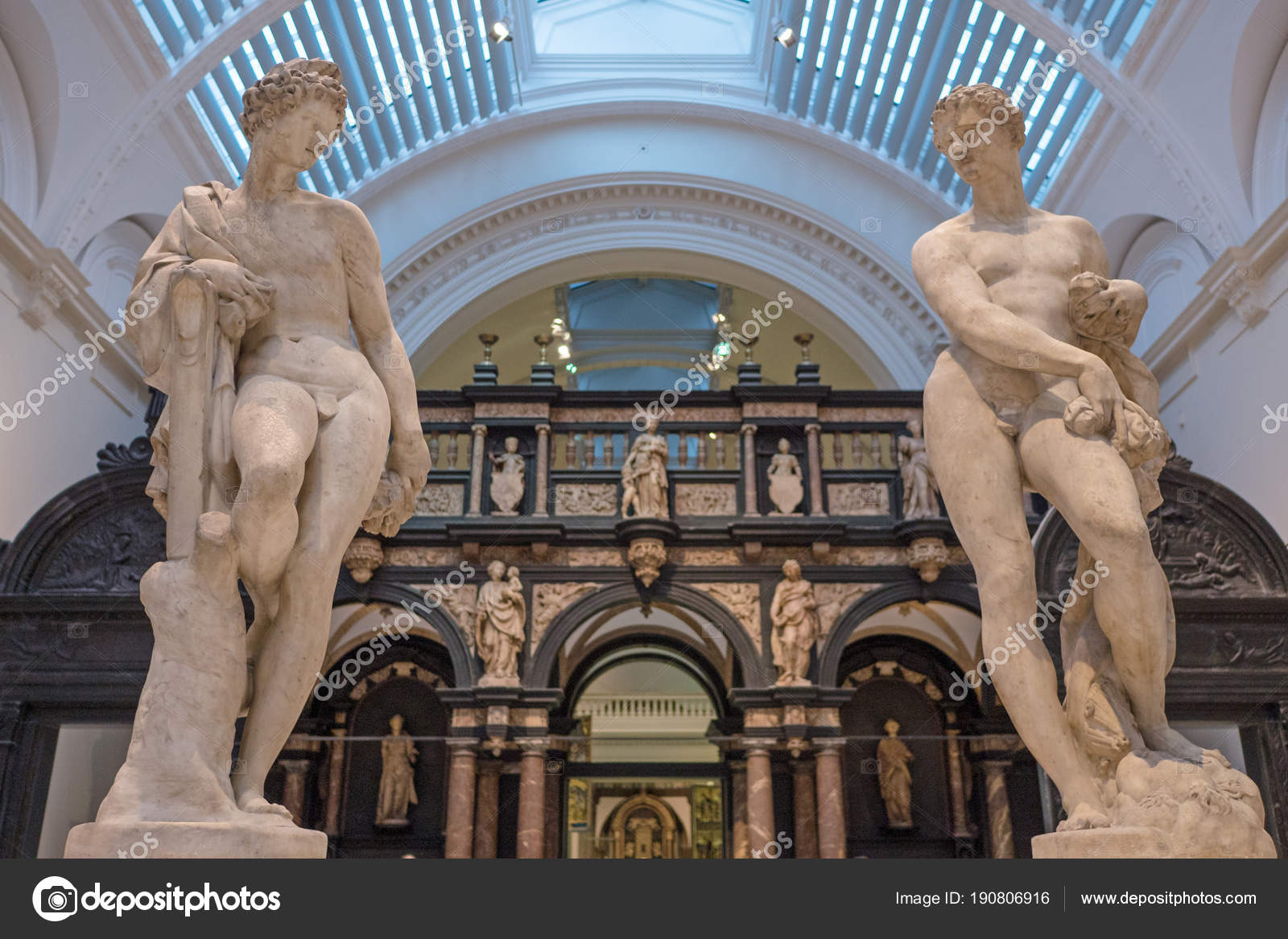 London Circa January 2018 Statues Victoria Albert Museum Hall