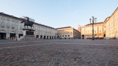 Turin, İtalya - Şubat, 2018 yaklaşık: San Carlo Emanuele filiberto heykel kare.
