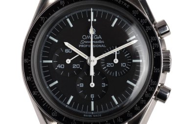 Bologna, İtalya - 12 Ekim 2017: Omega Speedmaster Professional izle. Omega saatler 19 yüzyıldan beri oluşturma ve ayın ilk nöbet yapıldı. Açıklayıcı yazı işleri.