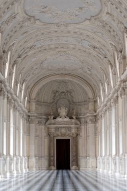 Torino, İtalya - Şubat, 2018 yaklaşık: Diana Venaria Kraliyet Sarayı - Reggia Venaria galeride. Savoy aile eski kraliyet villası oldu.