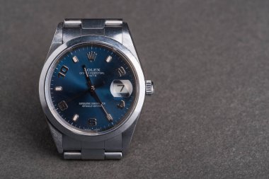 Bologna, İtalya - 5 Mart 2018: Rolex Oyster Perpetual Tarih seyretmek. Rolex Sa 1905 yılında Hans Wilsdorf ve Alfred Davis, Londra, İngiltere tarafından kurulmuş bir İsviçreli lüks saatçi oluşur. Açıklayıcı yazı işleri.
