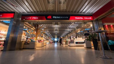 Köln, Almanya - Ocak, 2018 yaklaşık: İç görüntülemek Köln Bonn Havalimanı içinde görev ücretsiz. 