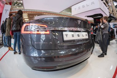 Bologna, İtalya - Aralık, 2017 yaklaşık: Tesma Model S spor araba Motor Show'da.