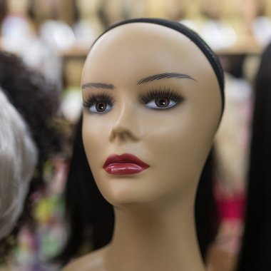 Kadın plastik manken kafası.