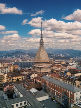 Turin Mole Antonelliana ile hava manzara. İtalya.