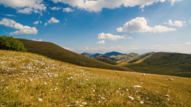 Campo Imperatore Plato doğal görünümü. Gran Sasso, İtalya.