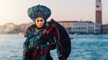 Karnaval Venedik, Mark'ın kare planda St. George Adası'nda güzel maske.