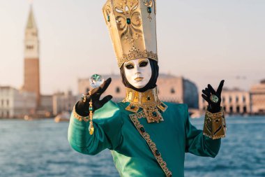 Karnaval Venedik, Mark'ın kare planda St. George Adası'nda güzel maske.