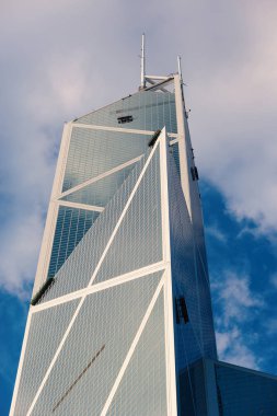 Hong Kong, Çin - 24 Kasım 2015 - Çin Bankası Kulesi Merkez bölgesinde. 1990 yılında tamamlanmış, Çin Bankası Kulesi hala Hong Kong'un en ikonik gökdelenler biridir.