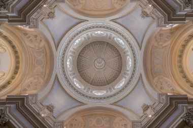 Torino, İtalya - Şubat, 2018 yaklaşık: Santo Umberto kilise Venaria Kraliyet Sarayı - Reggia Venaria içinde. Savoy aile eski kraliyet villası oldu.