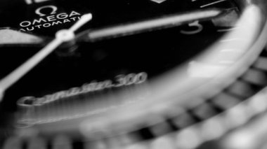Bologna, İtalya - 12 Ekim 2017: Omega vintage Seamaster 300 Professional izle. Omega saatler 19 yüzyıldan beri oluşturma ve ayın ilk nöbet yapıldı. Açıklayıcı yazı işleri.