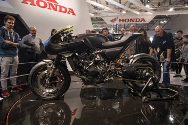Milan, İtalya - Kasım, 2017 yaklaşık: Honda standı, 75 Eicma, Rho, Milan Uluslararası motosiklet Sergisi.