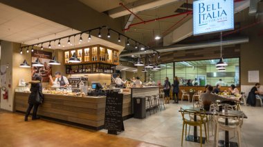 Bologna, İtalya - Aralık, 2017 yaklaşık: Bella Italia Fico Eataly dünya, Bologna, yer alan içinde dünyanın en büyük agrofood Parkı restoranıdır. İç görünüm.