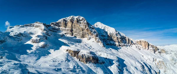 Paisaje Panorámico Nieve Montaña Teleférico Tofana Dolomitas Italia —  Fotos de Stock