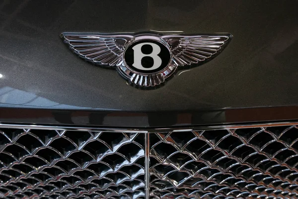 Bologna Itália Circa December 2017 Fechar Carro Esporte Bentley Logo — Fotografia de Stock