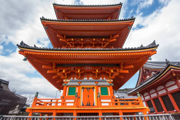 Pagoda Dramatik Bulutlu Gökyüzü Ile Kiyomizudera Tapınağı Nda Tapınak Saf — Stok fotoğraf