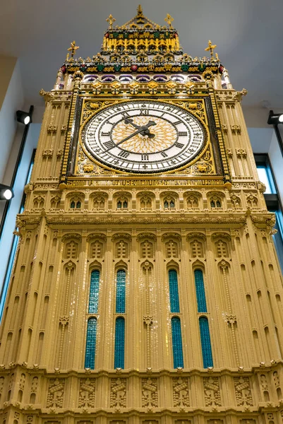 ロンドン イギリス 2018 ストア ビッグベンの塔 レゴは建設 おもちゃの子供たちと世界中のコレクターに人気の人気ラインです — ストック写真