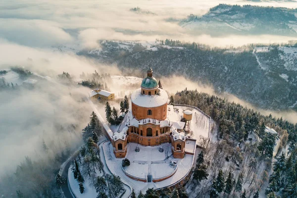 Vista Aérea Del Santuario San Luca Cubierto Nieve Invierno Con — Foto de Stock