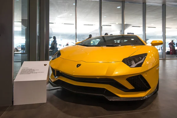 Bologna Italien März 2017 Sportwagenausstellung Lamborghini Aventador Flughafen Von Bologna — Stockfoto