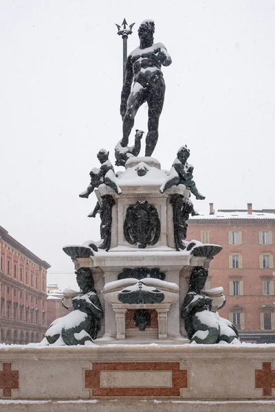 Fuente Neptuno Cubierta Nieve Bolonia Italia — Foto de Stock