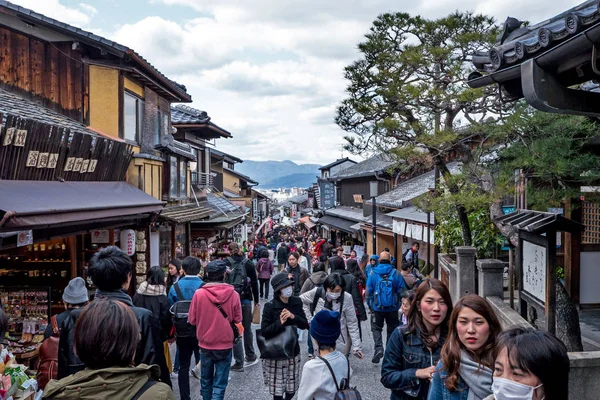 Кёто Япония Circa March 2017 People Street Kiyomizudera Temple Храм — стоковое фото