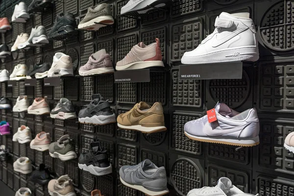 Berlim Alemanha Circa Julho 2017 Exposição Sapatos Desporto Nike Nike — Fotografia de Stock