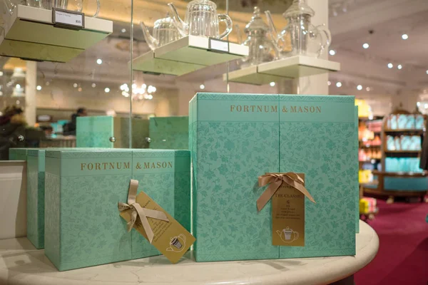 London Circa January 2018 Fortnum Mason Boxes Department Store Piccadilly — Stock Photo, Image