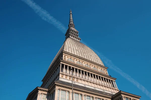 意大利图林的Mole Antonelliana 它是该市的一座重要的地标建筑 由建造它的建筑师亚历山德罗 安东尼利 Alessandro Antonelli 现在是国家电影博物馆的所在地 — 图库照片