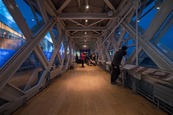 2018年1月 塔桥梁上部甲板的内部看法黄昏 — 图库照片