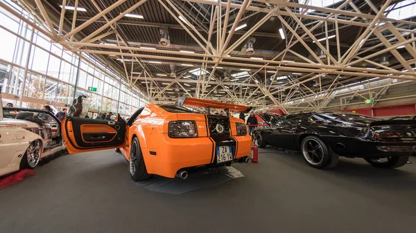 Bologna, İtalya - Aralık, 2017 yaklaşık: Ford Mustang spor araba Motor Show'da.