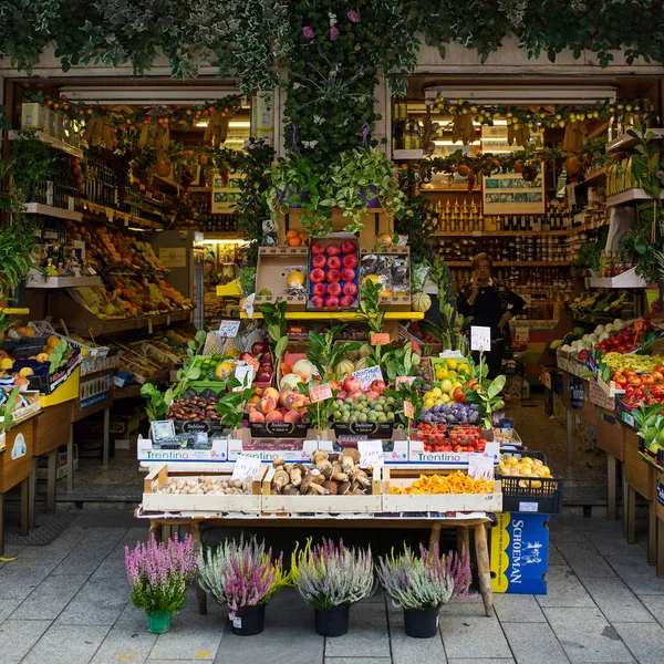 Milan Italië Circa September 2016 Groenten Fruit Winkel Straat — Stockfoto