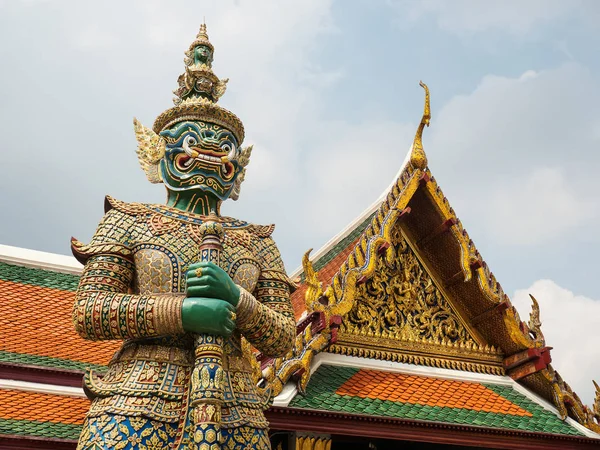 Tradycyjne Mozaiki Złote Posągi Grand Palace Bangkok Tajlandia — Zdjęcie stockowe