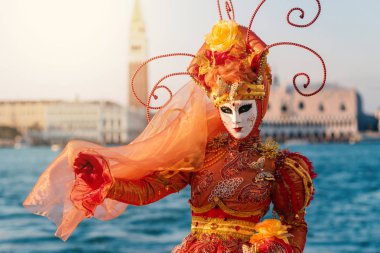 Karnaval Venedik, Mark'ın kare planda St. George Adası'nda güzel maske.