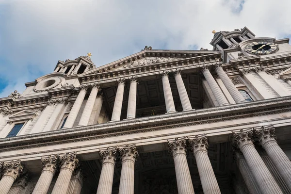 Katedrála Svatého Pavla Londýně Proti Zatažené Obloze Modré — Stock fotografie