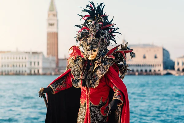 Karnevalen Venedig Vackra Mask George Island Med Markusplatsen Bakgrunden — Stockfoto