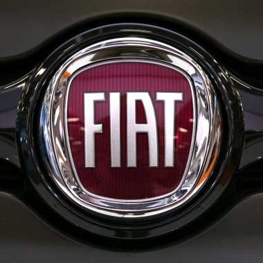 Bologna, İtalya - Aralık, 2017 yaklaşık: Panda araba Fiat logosunun kapatın.
