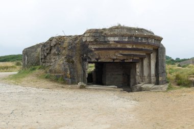 İkinci Dünya Savaşı Omaha beach tarafından gelen Alman sığınağı. Omaha beach sahil, Manş Denizi'ni karşı karşıya Normandiya Çıkarması, Fransa, bulunur ve 5 mil (8 km) uzunluğunda. 