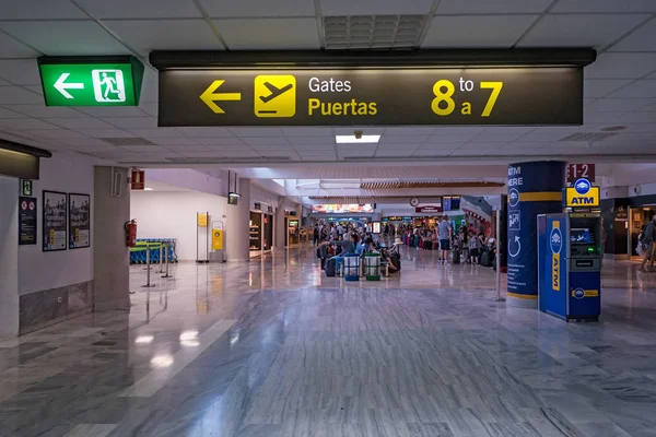 Lanzarote Spain Circa June 2017 Travellers Lanzarote Airport — Stock Photo, Image