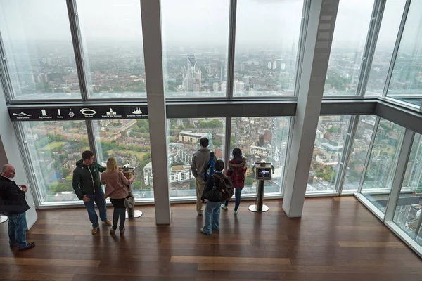 Londýn Velká Británie Června 2015 Lidé Budově Shard Postaven Roce — Stock fotografie