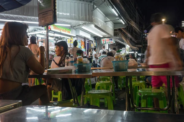 Bangkok Tajlandia Listopada 2015 Turystów Mieszkańców Diner Khao San Road — Zdjęcie stockowe