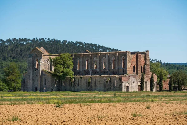 Widok Zewnątrz Opactwa San Galgano Dzień Przejrzystego Błękitnego Nieba Toskania — Zdjęcie stockowe