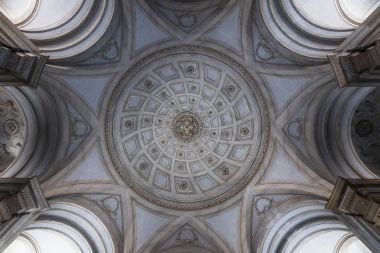 Caserta, İtalya - Ağustos, 2017 yaklaşık: Palazzo Reale içinde tavan. Avrupa'da 18 yüzyılda inşa edilen en büyük Saray yapıldı.