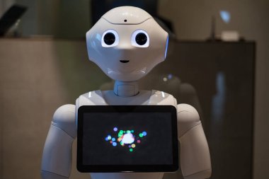Tokyo, Japonya - Mart, 2017 yaklaşık: Biber robot. Softbank duygular okuma yeteneği ile tasarlanmış ve biber tarafından Aldebaran Robotik insansı robottur.